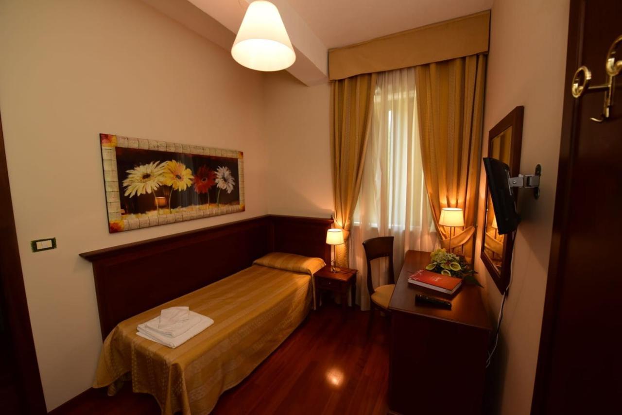 Albergo La Locanda Degli Apolidi Atena Lucana Exterior foto