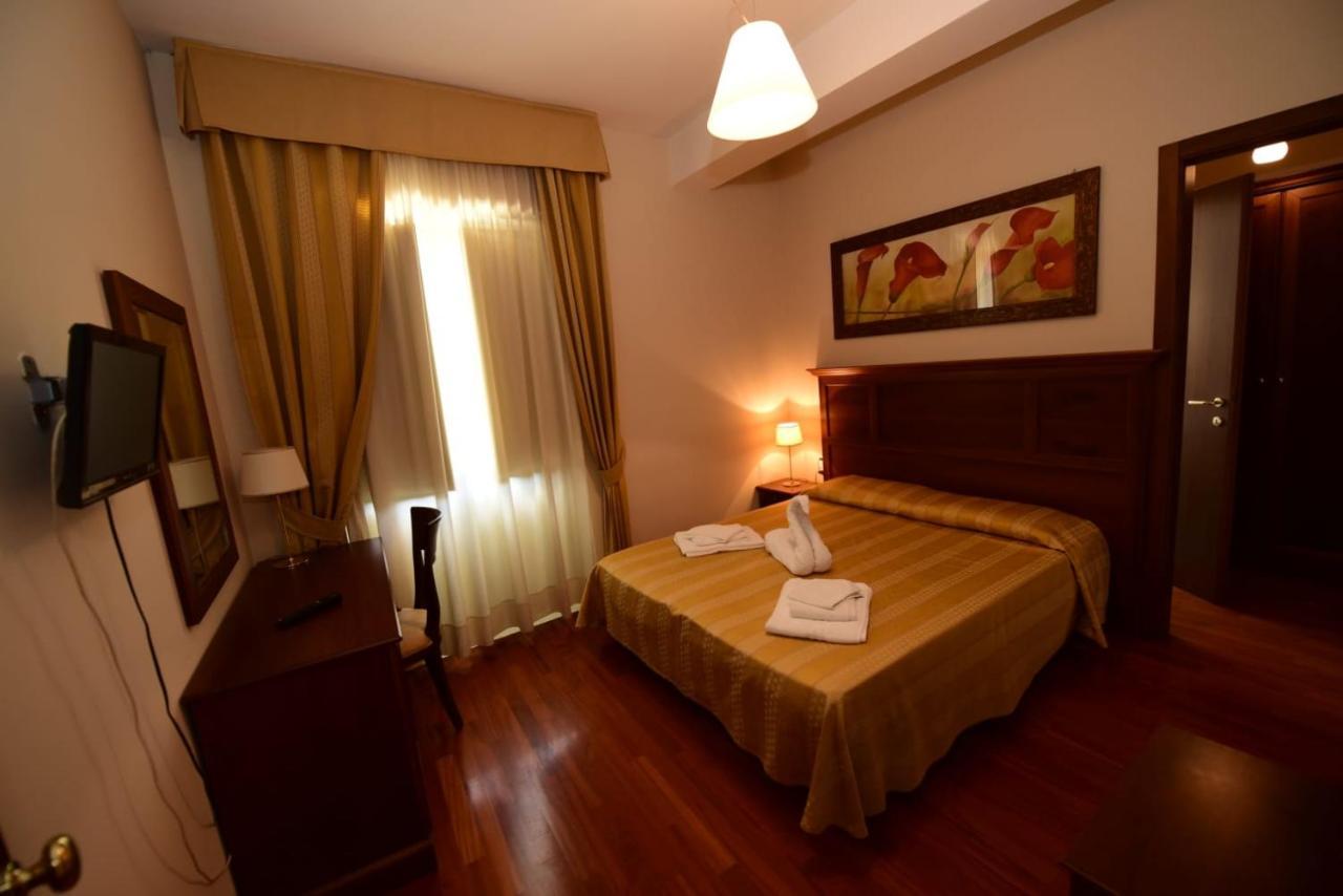 Albergo La Locanda Degli Apolidi Atena Lucana Exterior foto