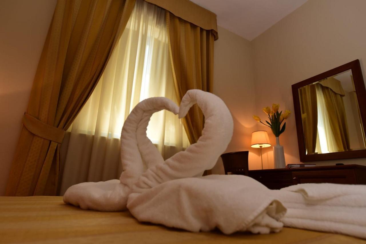 Albergo La Locanda Degli Apolidi Atena Lucana Exterior foto